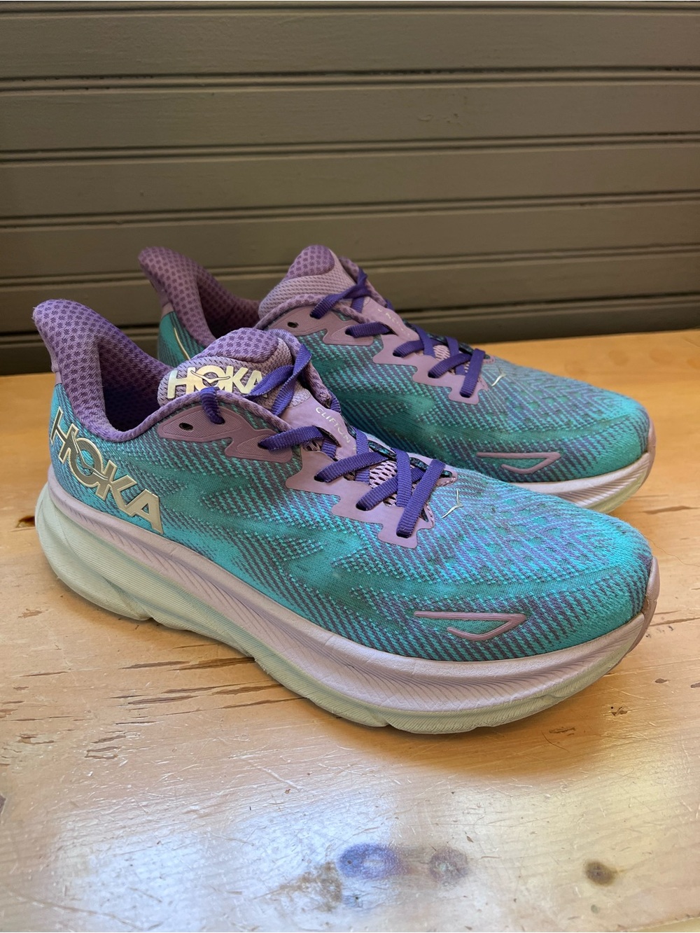 Hoka One One Clifton 9 Women's Running Shoes Size 8.5B, Blue/Purple